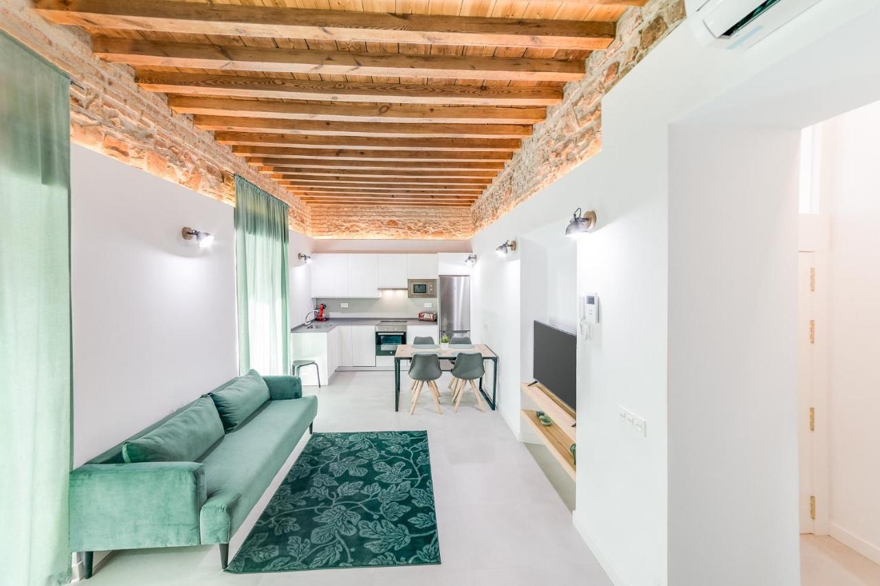 Suite Homes Sweet Postigos Terrace Малага Экстерьер фото